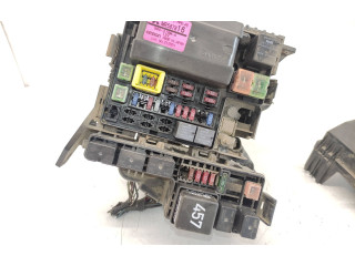 Блок предохранителей MR587816, G8C218MA Mitsubishi Grandis