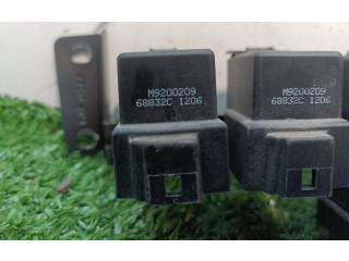 Pojistková skříňka Řídící jednotka BSM M9200209, M9200209 Chrysler Stratus 1996