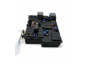 Блок предохранителей 32268453   Volvo XC90    