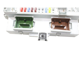 Блок предохранителей Jeep Cherokee