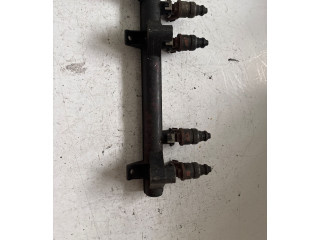 Топливная рампа 047133321J Skoda Fabia Mk1 (6Y)