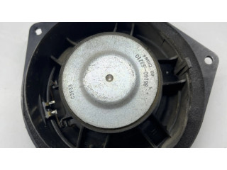 Громкоговоритель (громкоговорители) в задних дверях