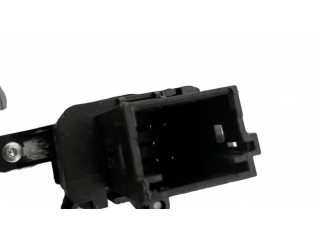 Фонарь освещения передних мест