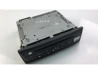 Радио/ проигрыватель CD/DVD / навигация