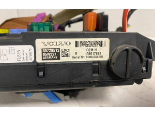 Блок предохранителей 30728512, 05W221   Volvo S80    
