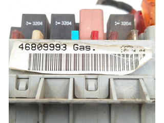 Блок предохранителей 46809993, 46520431 Fiat Albea