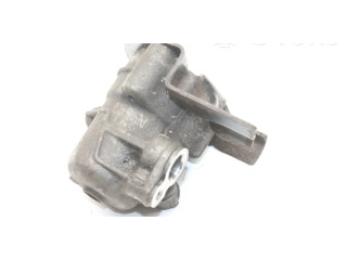 Другая деталь отсека двигателя