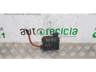 Блок предохранителей 1J0937550   Audi A3 S3 8L    