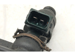 Топливная рампа 037906031AA   Volkswagen Golf IV  