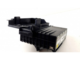 Радио/ проигрыватель CD/DVD / навигация