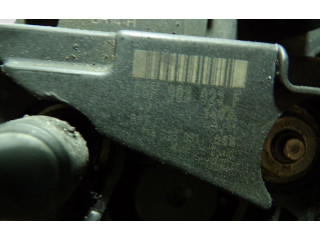 Генератор 06F903023F Volkswagen Caddy