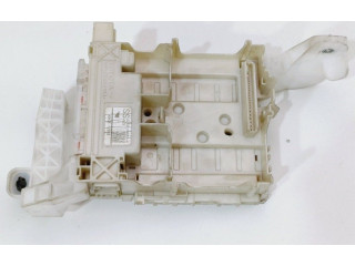 Блок предохранителей 827300H030 Peugeot 108