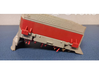 Блок предохранителей  9162439   Volvo V70    