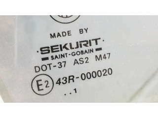 Основное стекло задних дверей