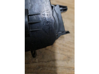 Подушка безопасности в сиденье 17D770   Volvo S40