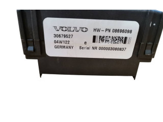 Блок предохранителей 30679527, 04W122 Volvo XC90