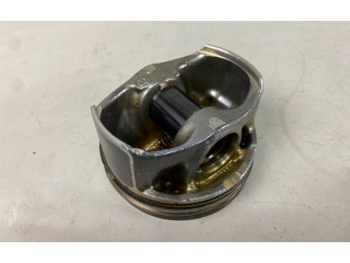  Поршень DNUE 06KBG, 82.435  Audi A3 S3 8V  