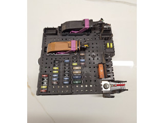 Блок предохранителей 30728512, 28017881   Volvo S60    