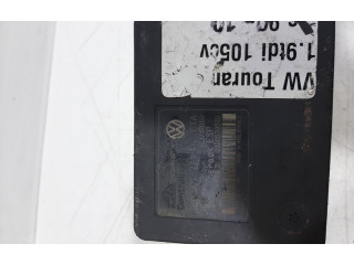 Блок АБС 1K0907379K, 1K0614517H Volkswagen Touran I 2003 - 2010 года