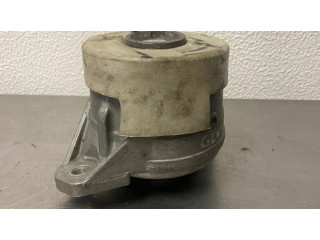 Подушка двигателя