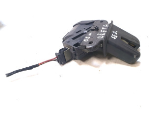 Замок багажника     Volkswagen Jetta V 2005 - 2010 года