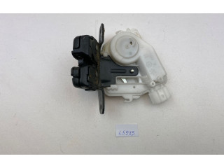 Замок багажника    Toyota Yaris 2013