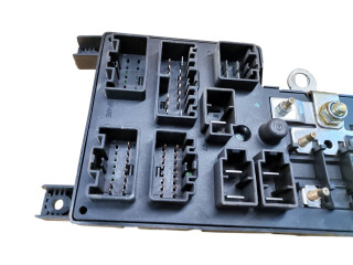 Блок предохранителей 8637841, 518717004 Volvo S60