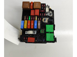 Блок предохранителей 9804848580 Peugeot 2008 II