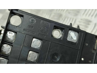 Блок предохранителей 030103500, 0181773993 Jeep Compass