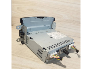 Радио/ проигрыватель CD/DVD / навигация