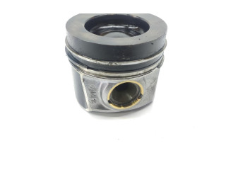 Поршень с шатуном 04L107065A, 04L107065A Volkswagen Golf VII