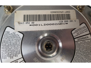 Подушка безопасности водителя 1C0880201E   Volkswagen New Beetle