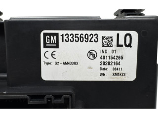 Блок предохранителей 13356923, 28282164   Opel Meriva B    