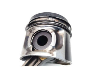 Поршень с шатуном N22A2 N22A2 Honda CR-V