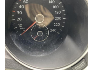 Панель приборов 5K0920871A Volkswagen Golf VI