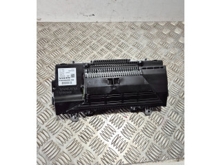 Спидометр (приборный щиток) 32254290, P32254290AA    Volvo XC60