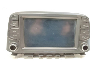 Радио/ проигрыватель CD/DVD / навигация