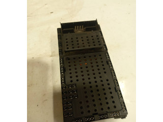 Блок предохранителей 08679899 Volvo S60