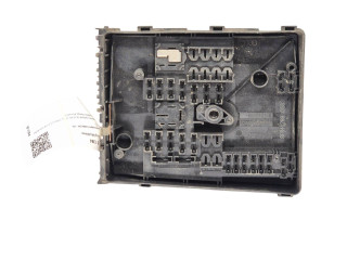 Блок предохранителей  1K0937808   Volkswagen Caddy    