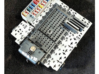 Блок предохранителей  9162316, R766B20CF100   Volvo V70    