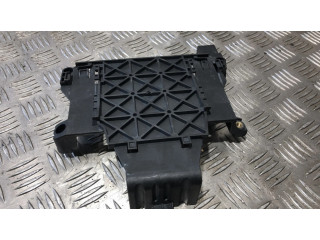 Другая деталь отсека двигателя