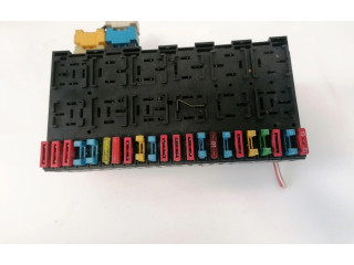 Pojistková skříňka Volkswagen Vento 1995