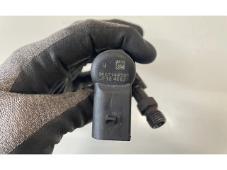 Форсунка 9657144580, 9657144580    Volvo V70  D 4204 T 