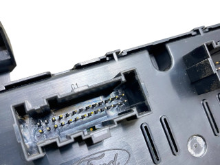 Блок управления климат-контролем LJ6T18C612LC   Ford Escape IV