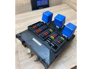 Блок предохранителей 243502N300H, 06892N39D06 Nissan Almera