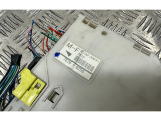   Pojistková skříňka 8273030631   Lexus GS 300 350 430 450H 2008