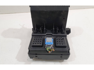 Блок предохранителей 30765646   Volvo V70    