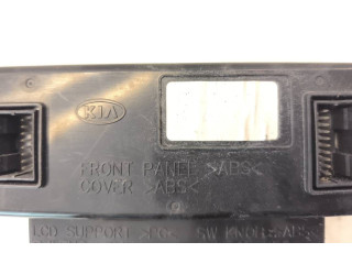 Дисплей    957101H100   KIA Ceed