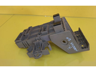 Блок предохранителей  82201FG010   Subaru Forester SF    