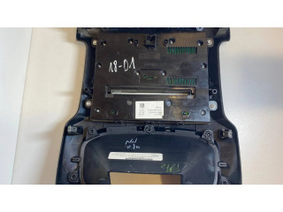 Радио/ проигрыватель CD/DVD / навигация